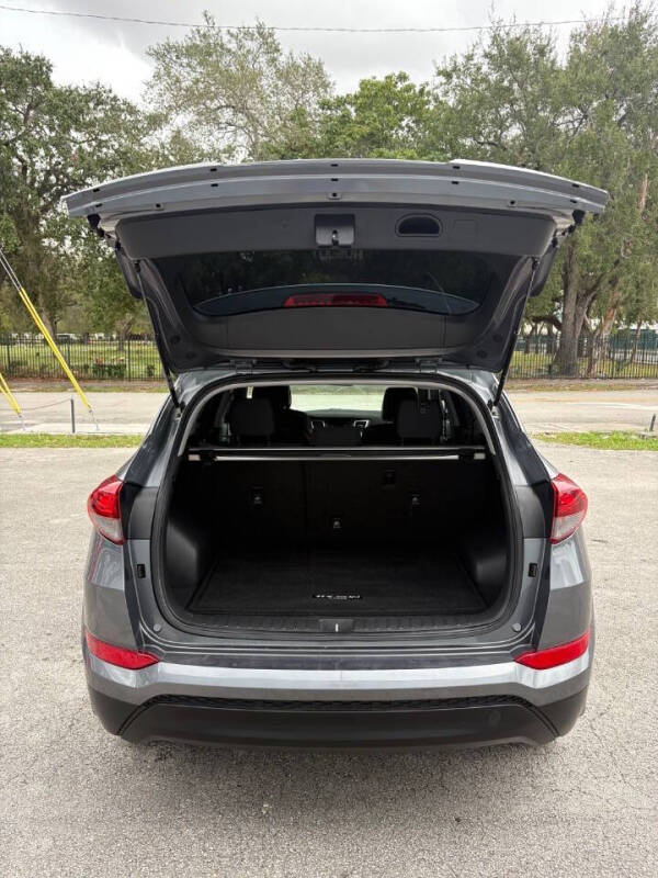 2016 Hyundai Tucson SE