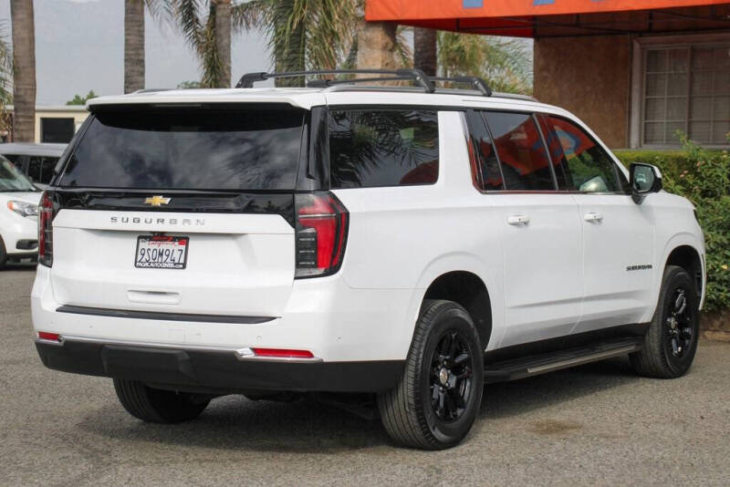 2025 Chevrolet Suburban LS