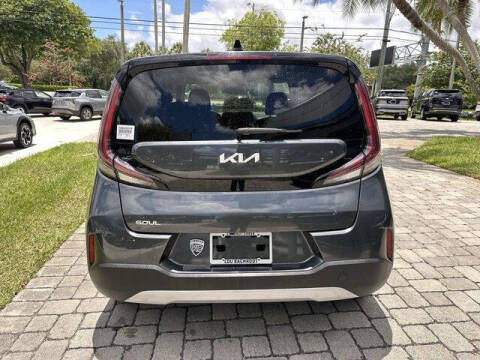 2024 Kia Soul LX