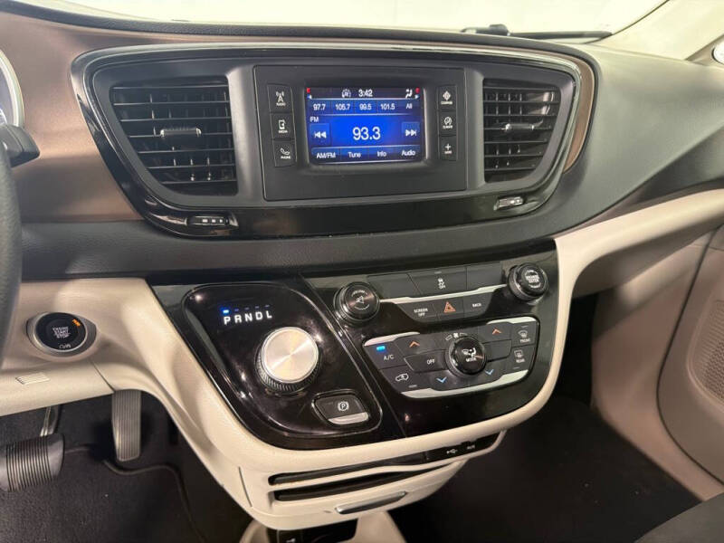 2017 Chrysler Pacifica LX