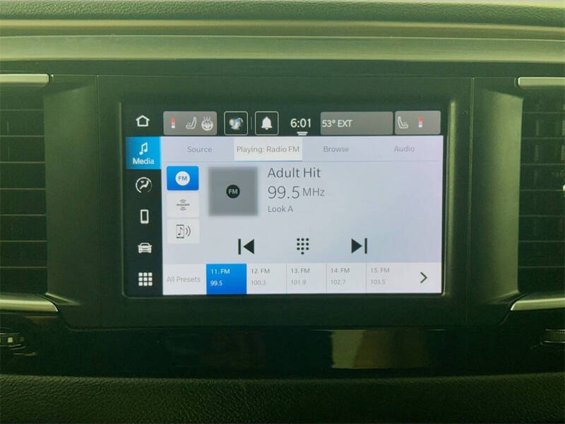 2024 Chrysler Voyager LX