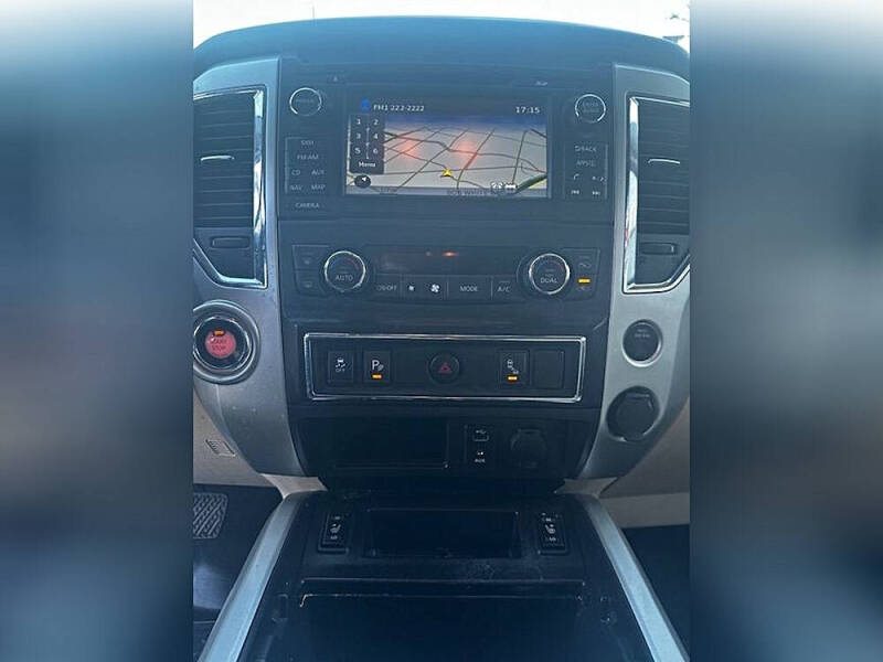 2017 Nissan Titan SV