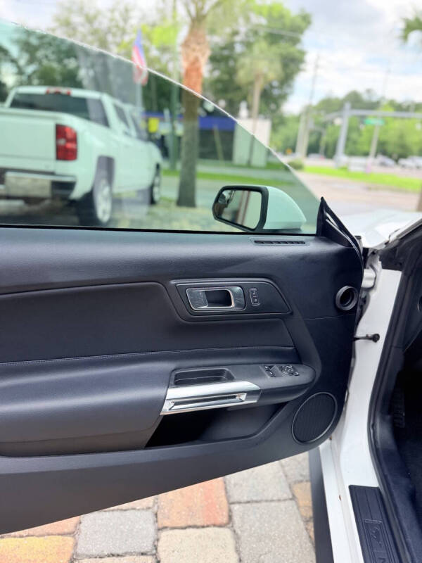 2019 Ford Mustang EcoBoost
