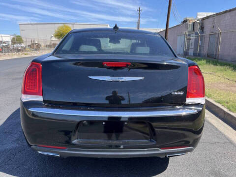 2018 Chrysler 300 Limited