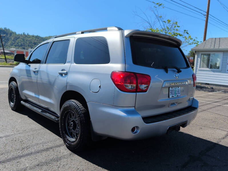 2012 Toyota Sequoia SR5