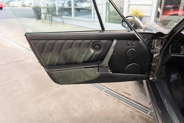 1992 Porsche 911 19