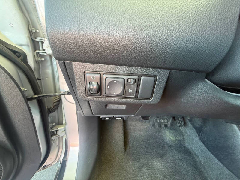 2011 Nissan Versa 1.8 S