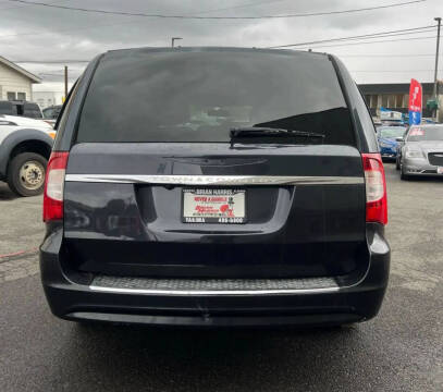 2014 Chrysler Town and Country Touring