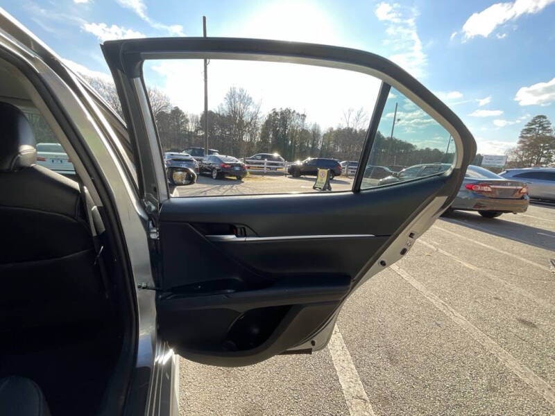 2019 Toyota Camry SE