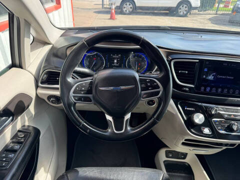 2017 Chrysler Pacifica Touring Plus