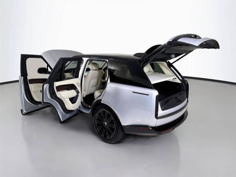 2024 Land Rover Range Rover P400 SE