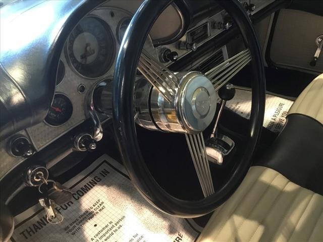 1957 Ford Thunderbird