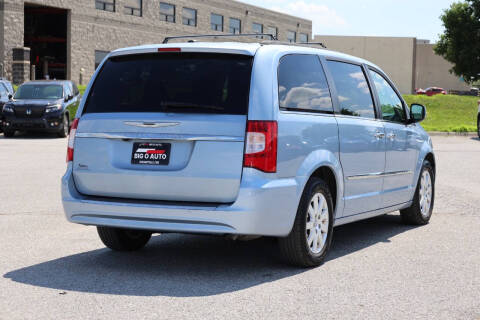 2016 Chrysler Town and Country Touring