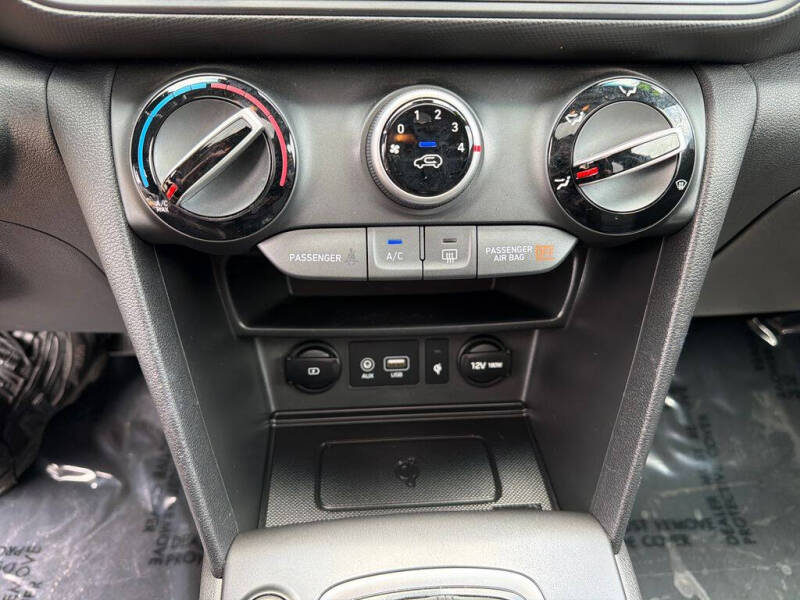 2020 Hyundai Kona SEL Plus