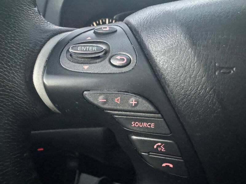 2015 Nissan Pathfinder SV