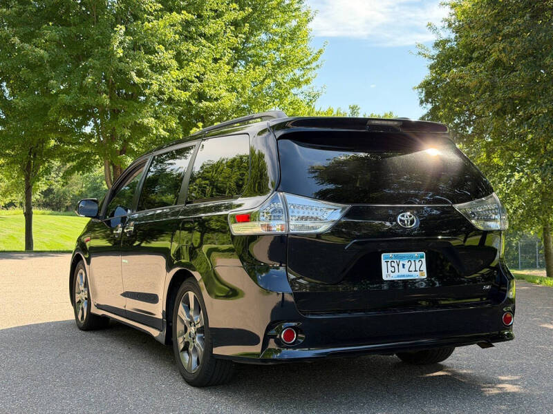 2015 Toyota Sienna SE Premium 8-Passenger