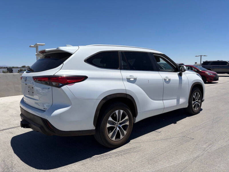 2023 Toyota Highlander Hybrid XLE
