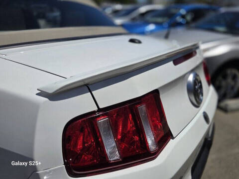 2011 Ford Mustang V6