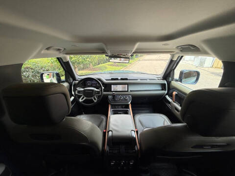 2020 Land Rover Defender 110 SE