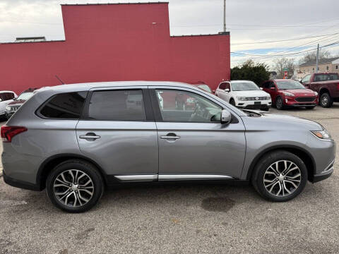 2016 Mitsubishi Outlander SE