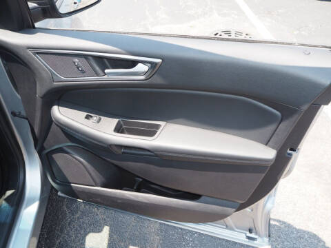 2020 Ford Edge SE