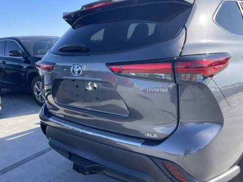 2023 Toyota Highlander Hybrid XLE