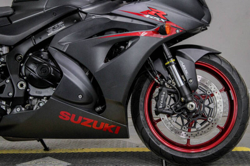 2017 Suzuki GSX-R1000