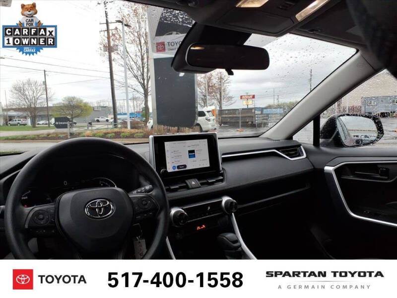 2025 Toyota RAV4 Hybrid LE