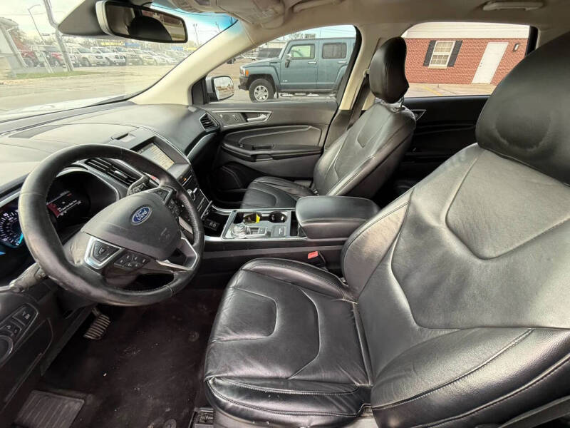 2019 Ford Edge Titanium