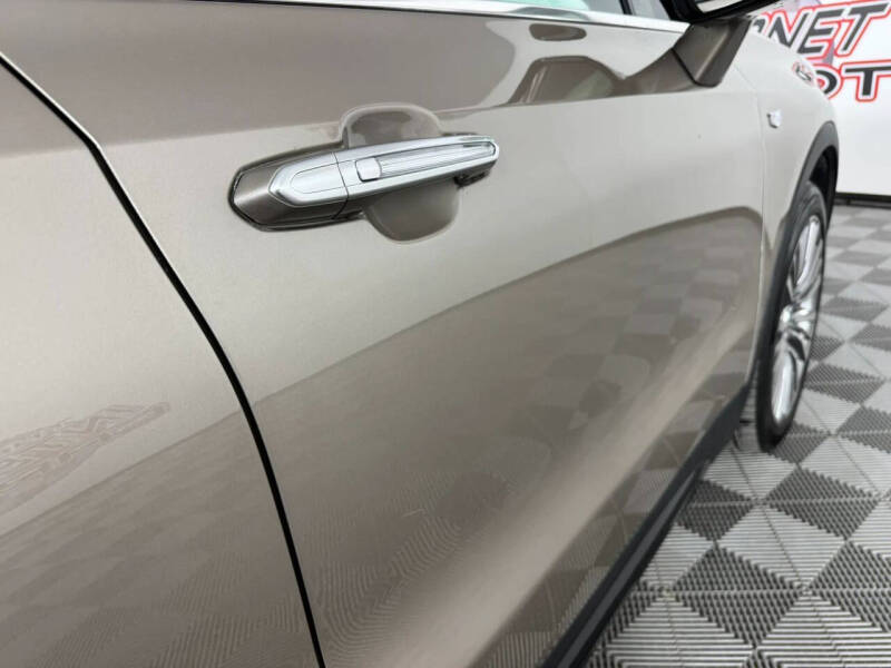 2024 Cadillac XT4 Premium Luxury