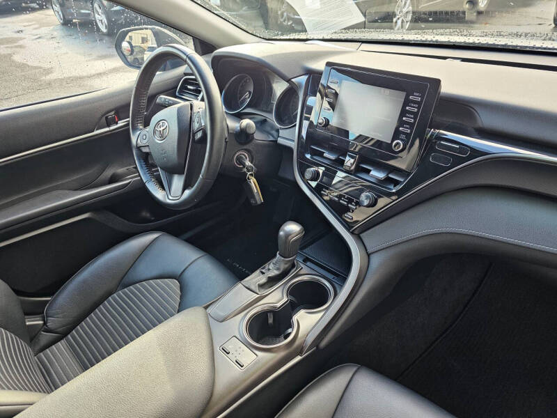 2022 Toyota Camry SE