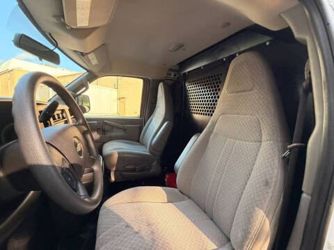 2025 Chevrolet Express 2500