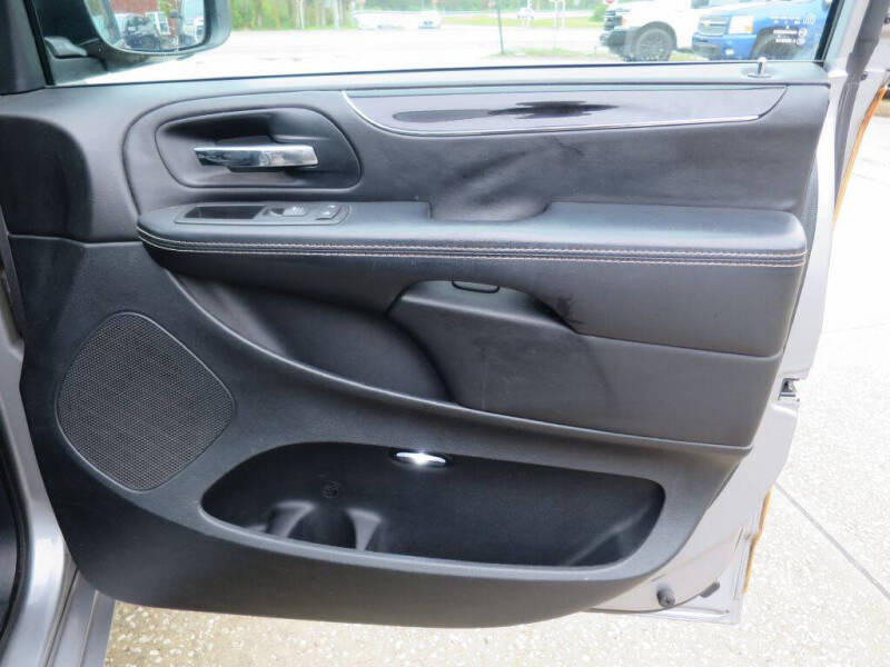 2016 Chrysler Town and Country S