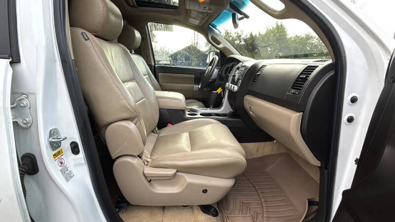 2008 Toyota Sequoia SR5