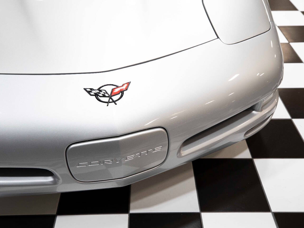 2004 Chevrolet Corvette 12