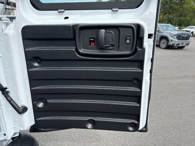 2025 Chevrolet Express 2500