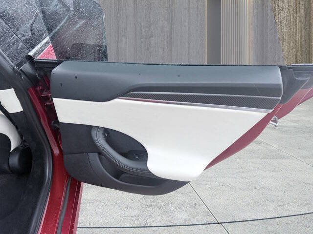 2023 Tesla Model S Plaid