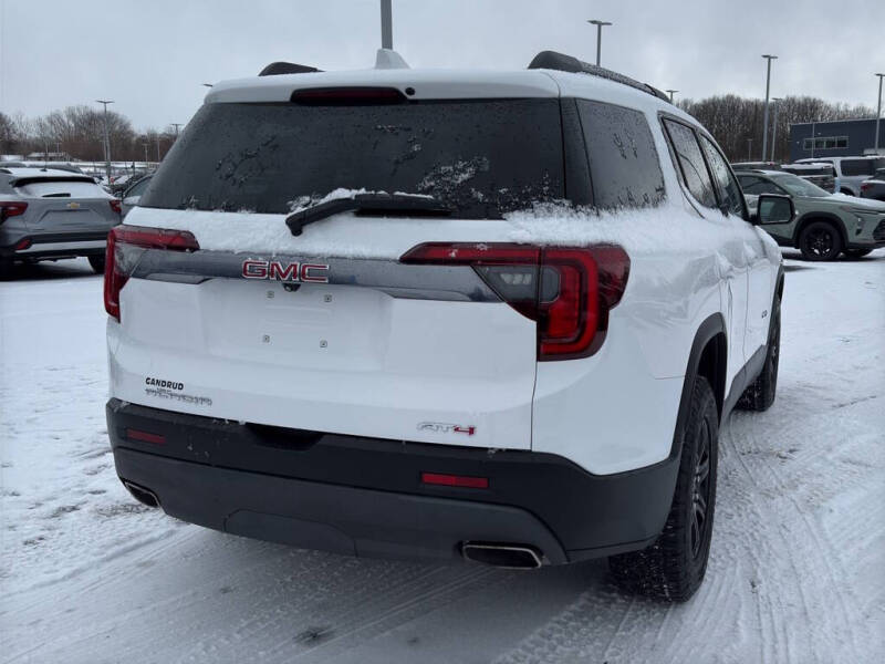 2023 GMC Acadia AT4