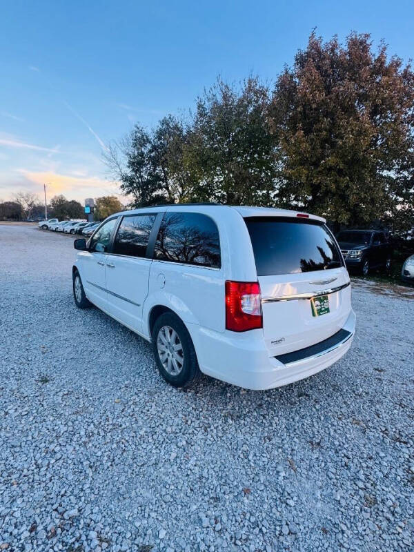 2016 Chrysler Town and Country Touring