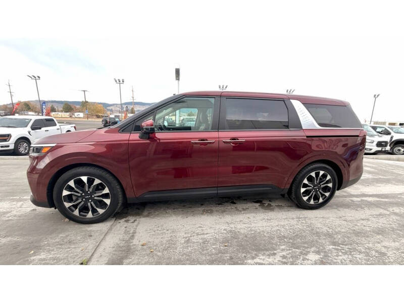 2024 Kia Carnival EX