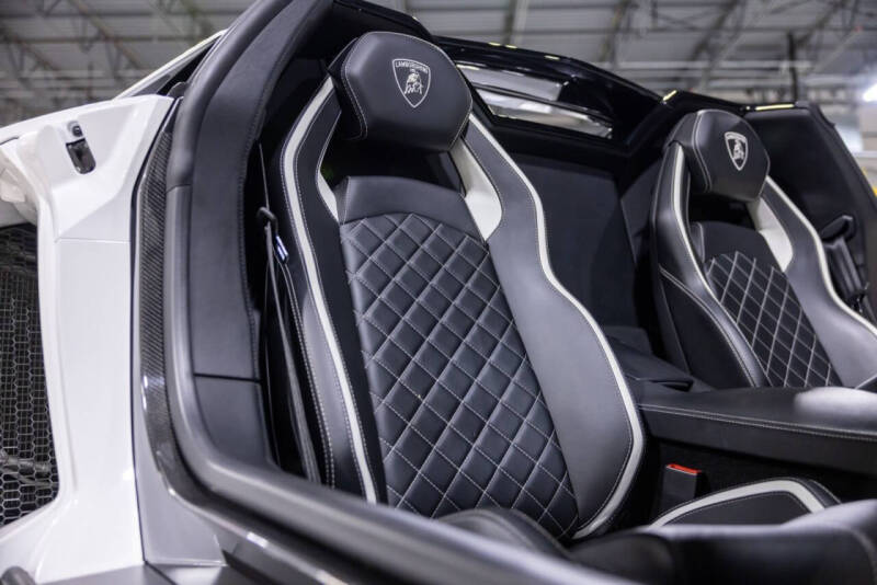 2019 Lamborghini Aventador LP 740-4 S