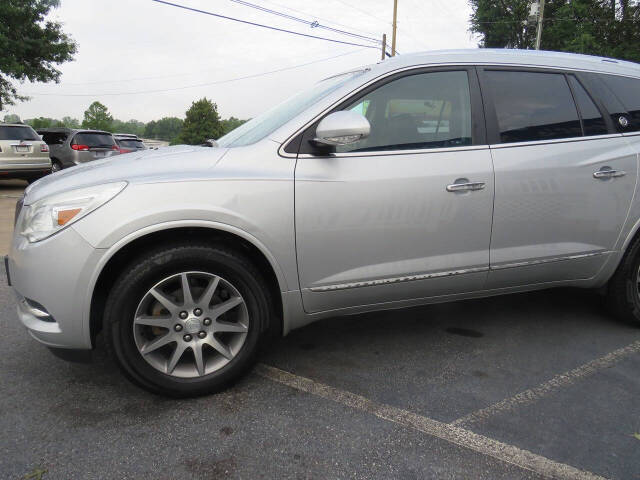 2017 Buick Enclave for sale at Colbert's Auto Outlet in Hickory, NC