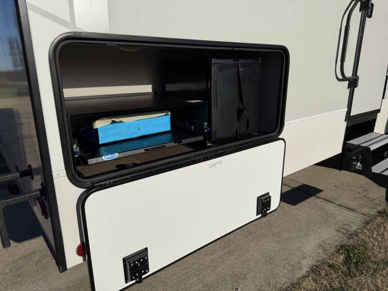 2025 Alliance RV Avenue