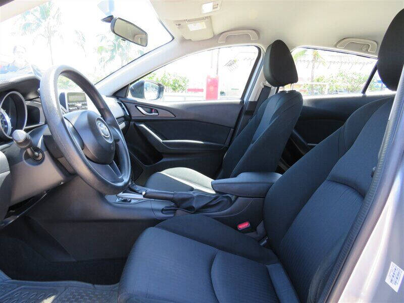 2015 Mazda MAZDA3 i SV