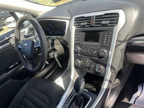 2015 Ford Fusion SE