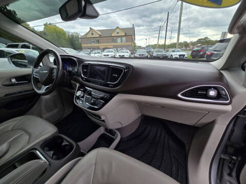 2019 Chrysler Pacifica Touring L