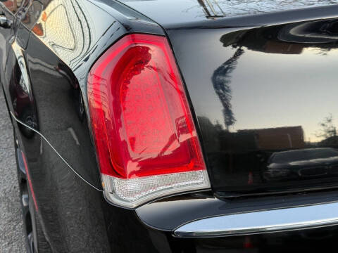 2016 Chrysler 300 Limited