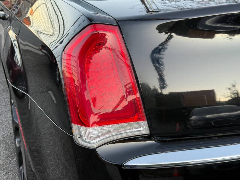 2016 Chrysler 300 Limited