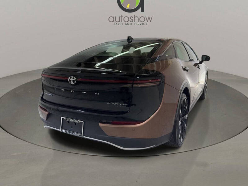 2025 Toyota Crown Platinum
