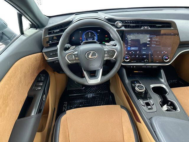 2023 Lexus RZ 450e Luxury